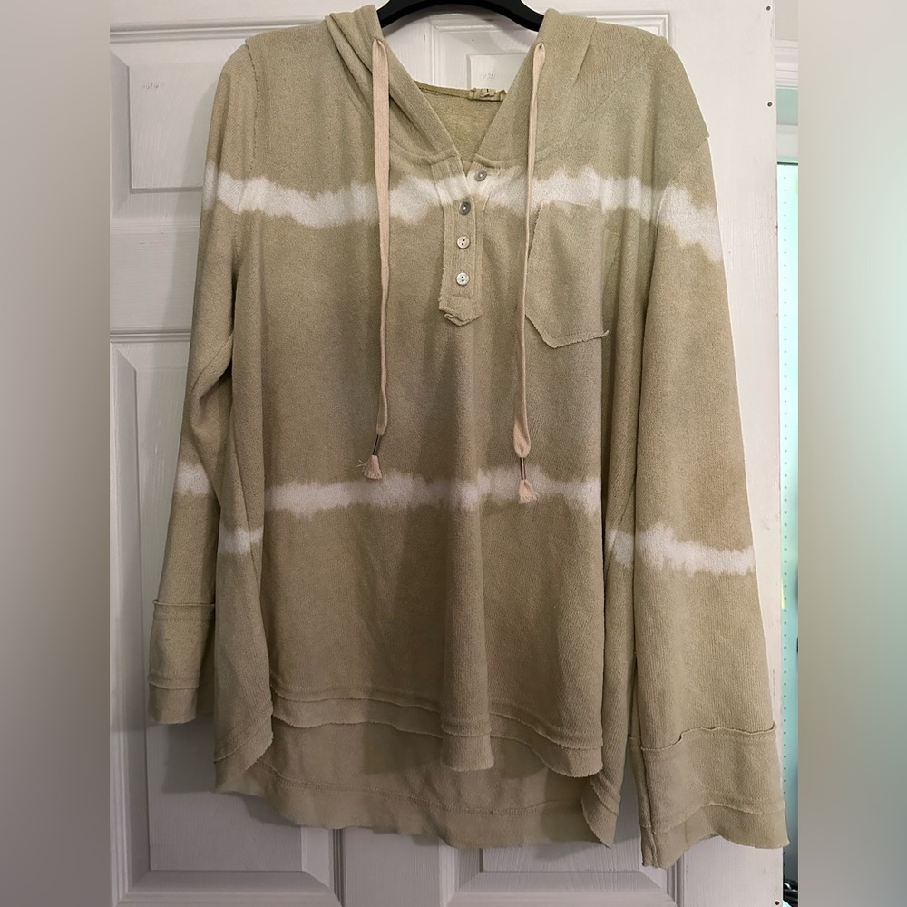 Pol Hooded shirt